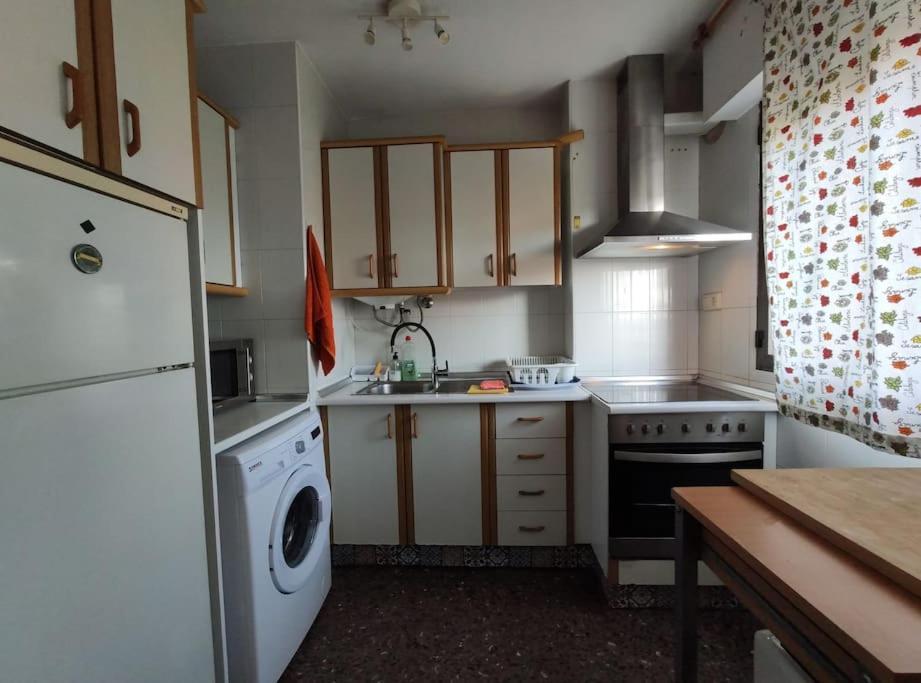 Piso Ideal Con Wifi Parking Y Desayuno Murcia Exterior foto